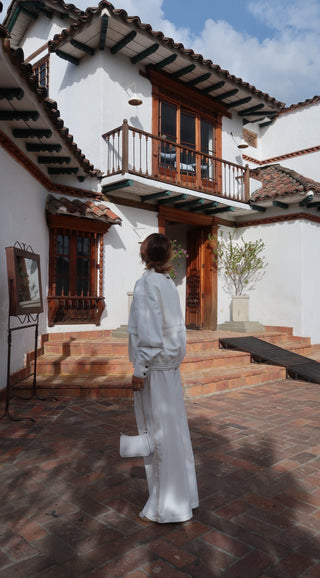 SUIT IVORY HILO