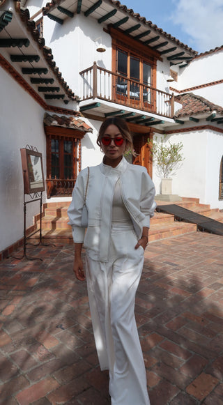 SUIT IVORY HILO