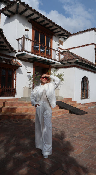 SUIT IVORY HILO