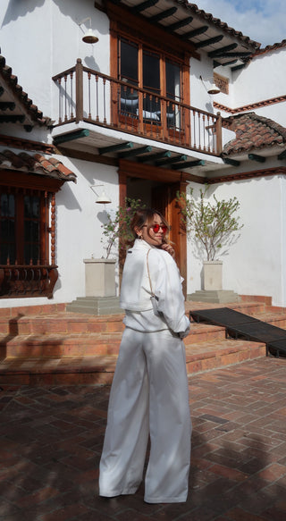 SUIT IVORY HILO