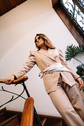 SUIT NUEZ