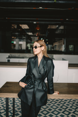 BLAZER NEGRO EFECTO PIEL