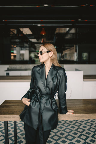 BLAZER NEGRO EFECTO PIEL