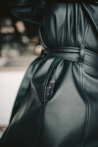 BLAZER NEGRO EFECTO PIEL