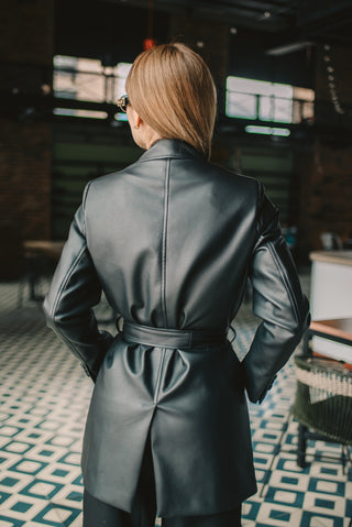 BLAZER NEGRO EFECTO PIEL