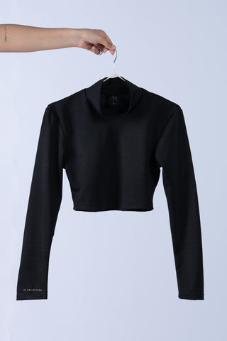 TOP CUELLO ALTO NEGRO